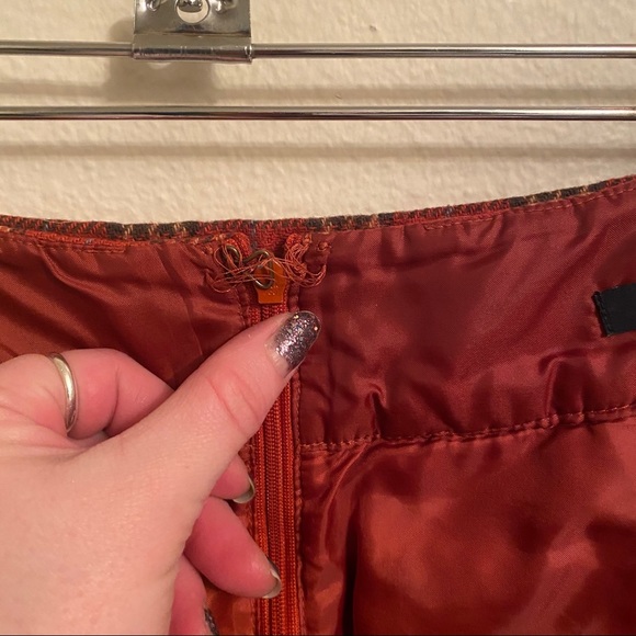 Red Plaid GAP Miniskirt w/Buttons, sz. 0 💋 - Picture 7 of 7